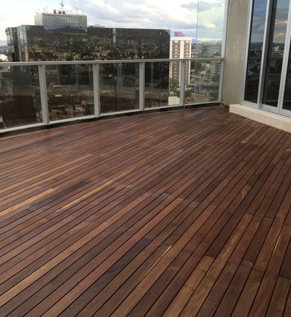 Galería deck de madera piso exterior